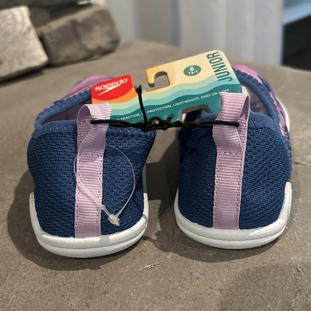 Speedo Junior water shoes, UV protection great traction lightweight easy on